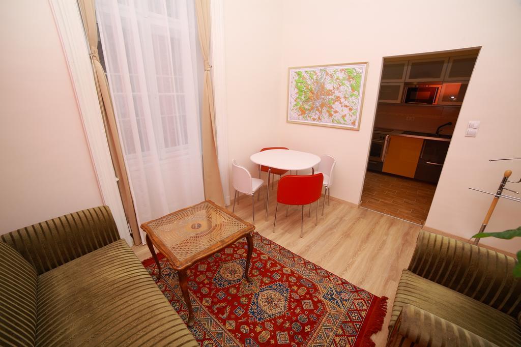 Flat On Andrassy Avenue Apartment Budapest Exterior photo